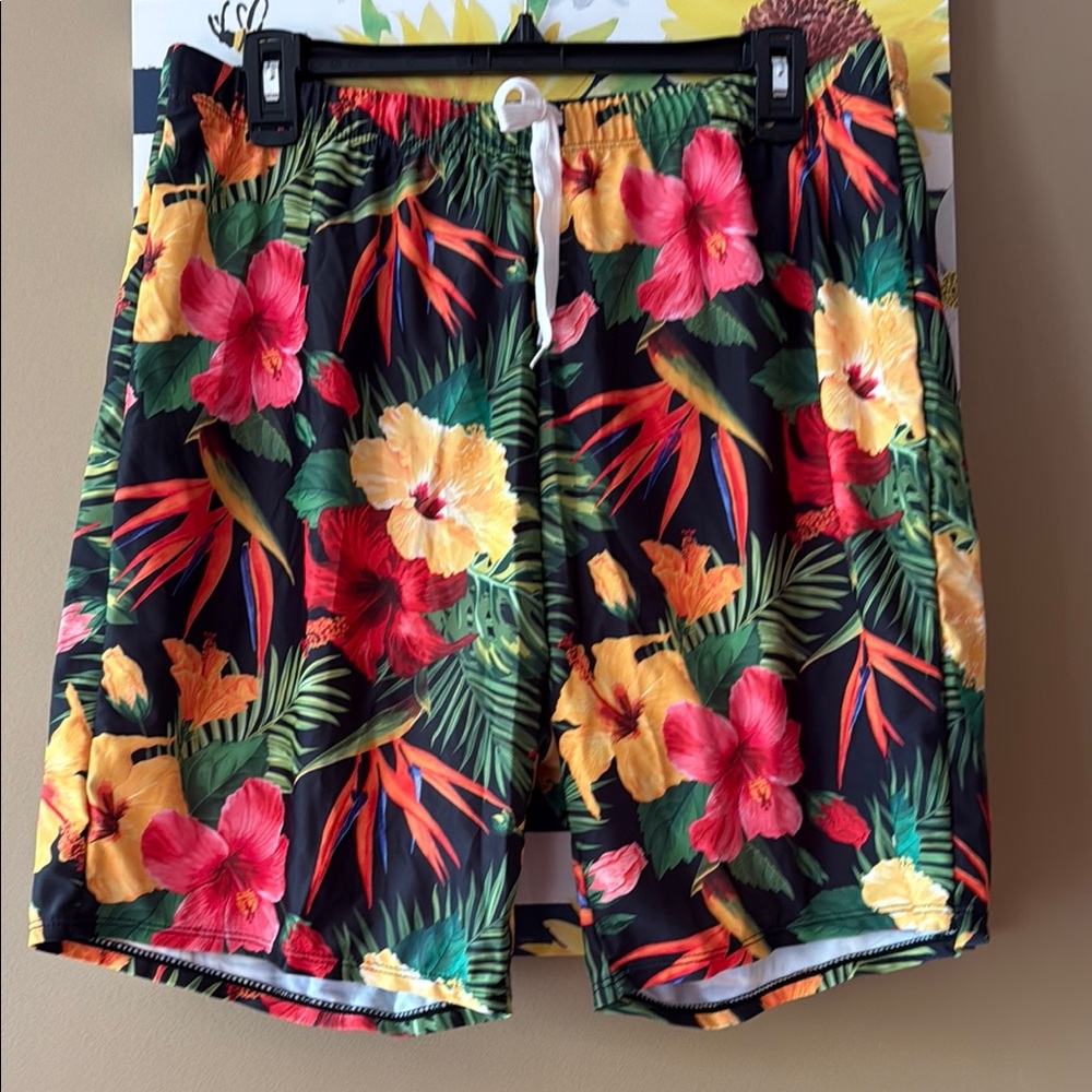 NWT Tropical Floral Men's Swim Shorts